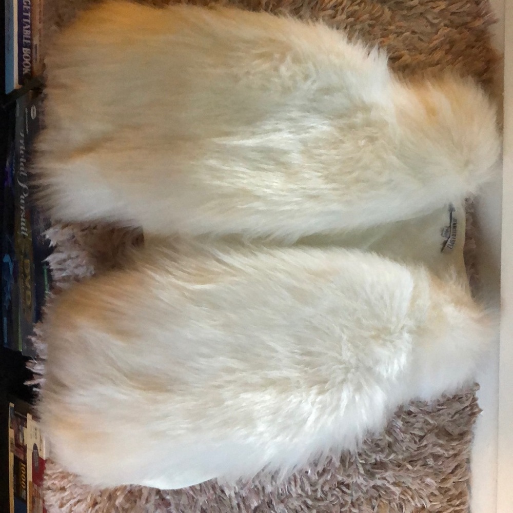 Fur vest